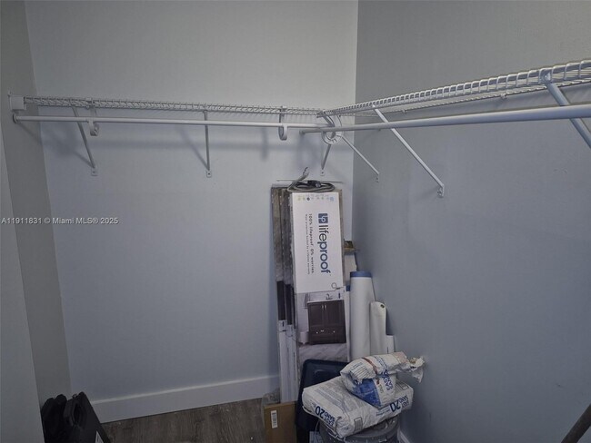 Building Photo - 1731 SE 15th St