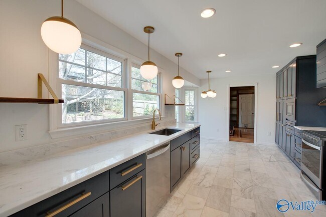 Building Photo - 501 Brenda Dr