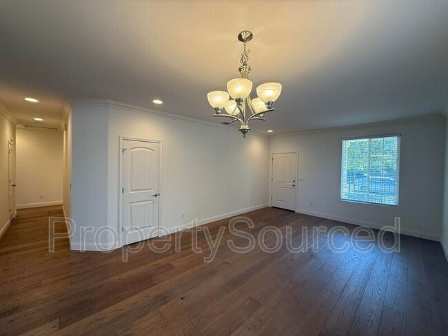 Building Photo - 333 Catmint St