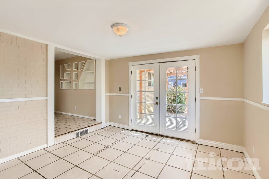 Building Photo - 915 S Tyler Ave