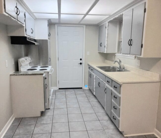 Building Photo - 777 NW 1st St