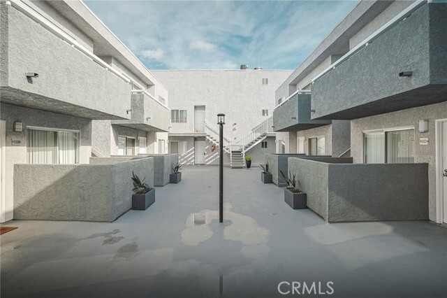 Building Photo - 4406 Cahuenga Blvd