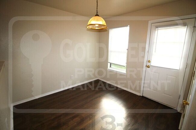 Building Photo - 3304 Barcelona Dr