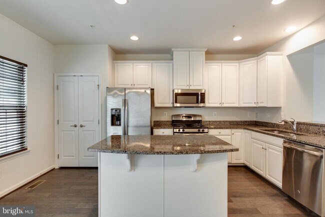 Building Photo - 7231 Winding Hills Dr