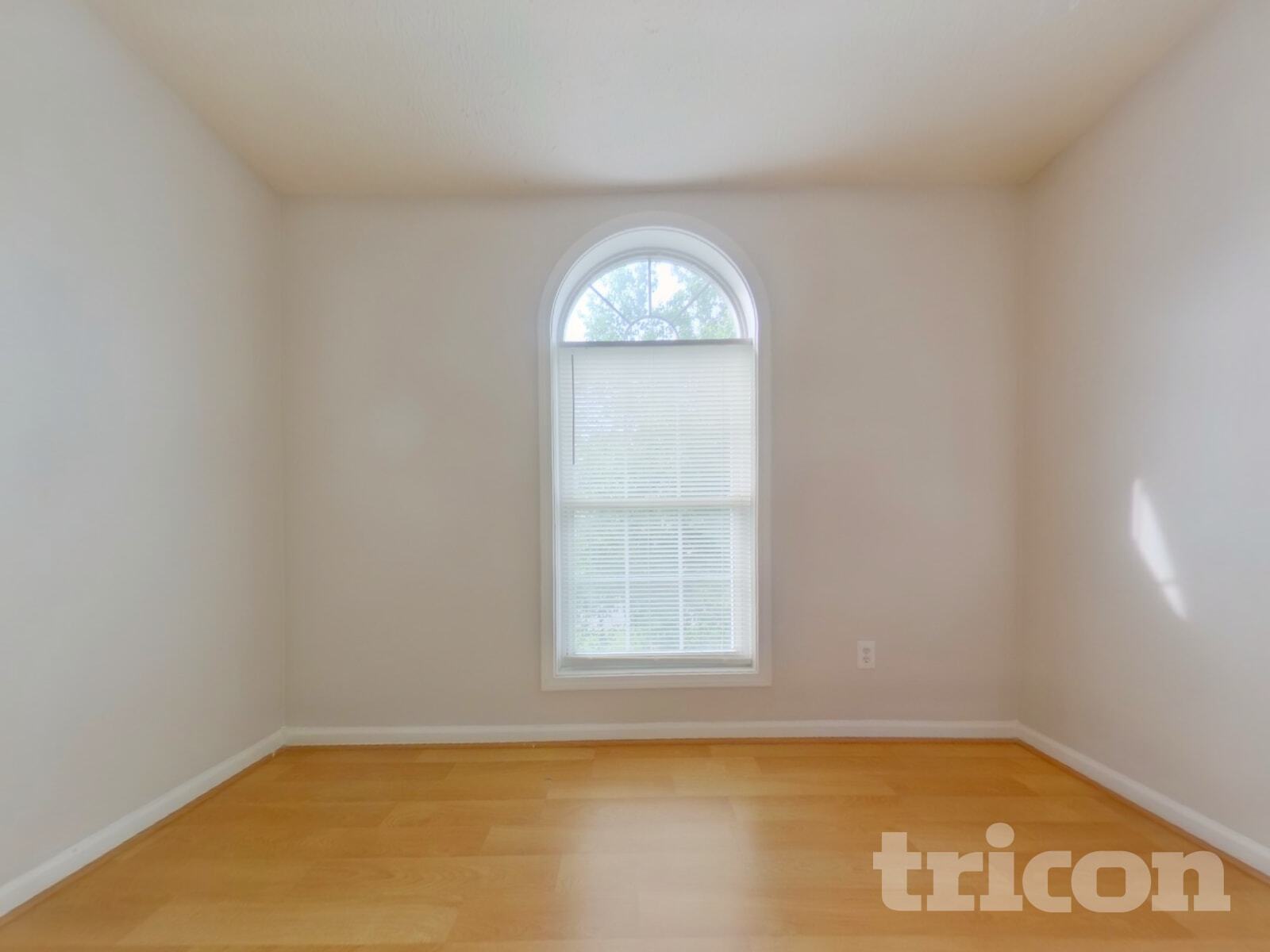 Building Photo - 3020 Lake Park Ct