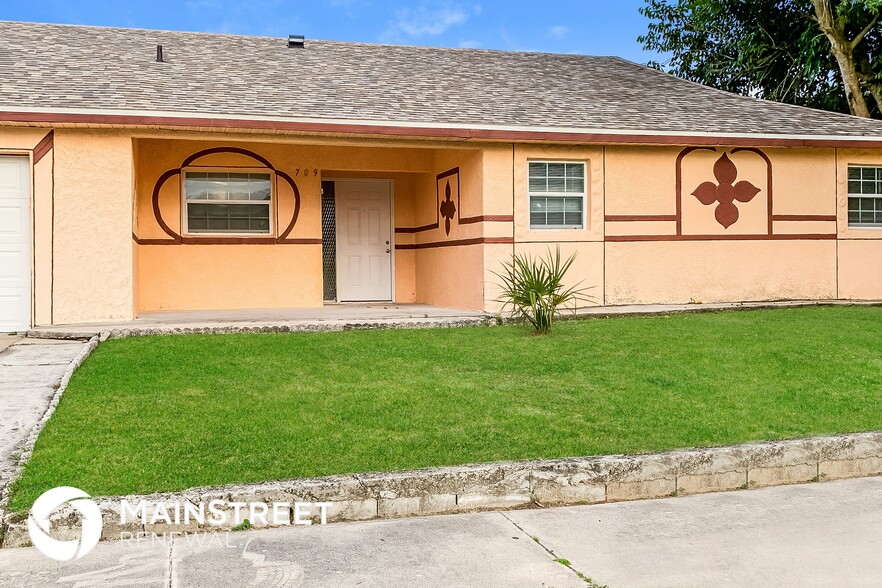 Building Photo - 709 California Woods Cir