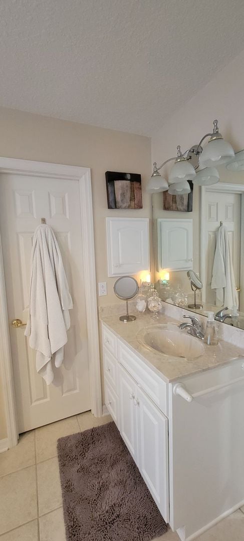 Building Photo - Charming Lake Santa Fe Canal Basin Home – ...