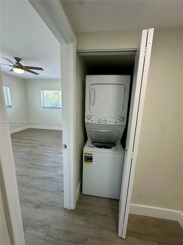 Building Photo - 8125 Hawthorne Ave