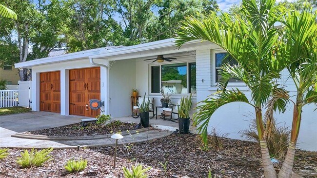 Building Photo - 101 N Mercury Ave