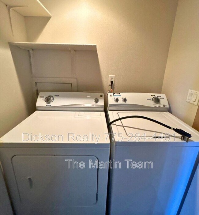 Building Photo - 5353 Desert Peach Dr