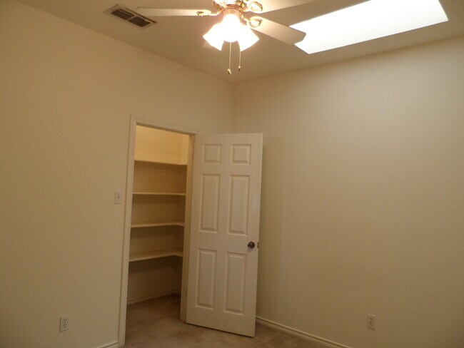 Building Photo - 1501 Sharron Ct