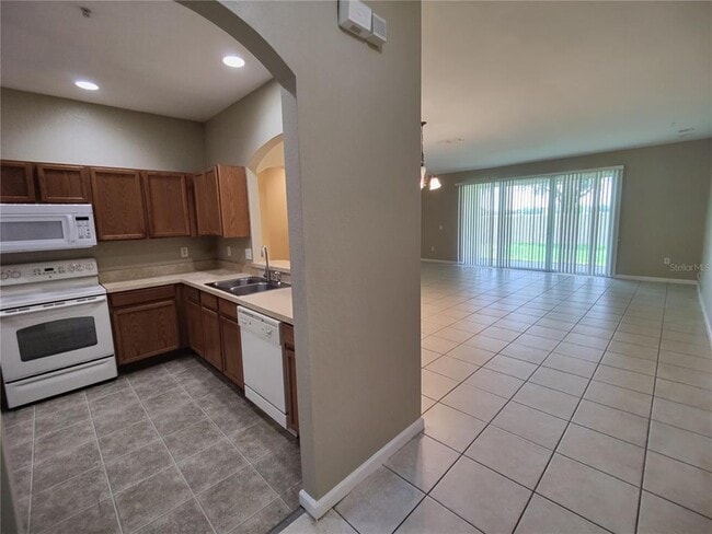Building Photo - 2980 Ashland Ln S