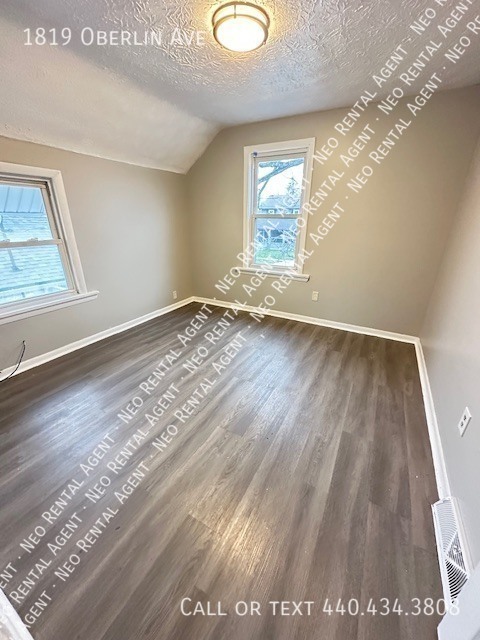 Building Photo - 1819 Oberlin Ave