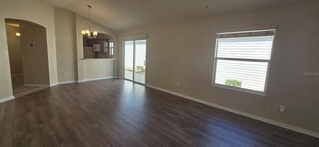 Building Photo - 2577 Lindewood St