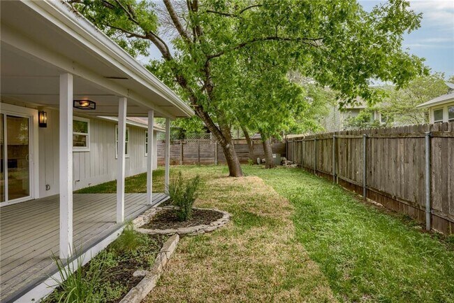 Building Photo - 7901 Seminary Ridge Dr