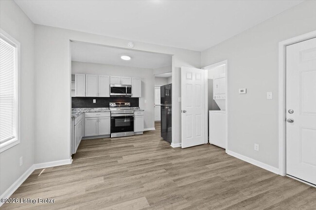 Building Photo - 1018 S 47th St