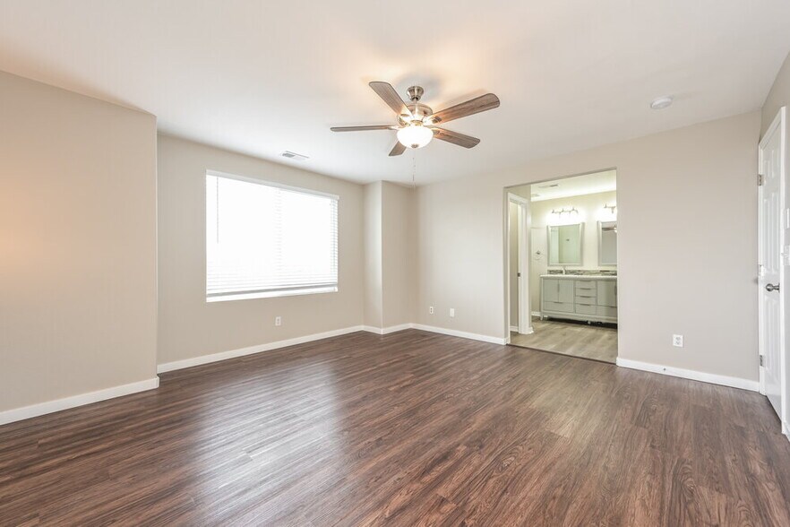 Building Photo - 24762 E Wyoming Cir