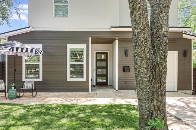 Building Photo - 1809 Pasadena Dr