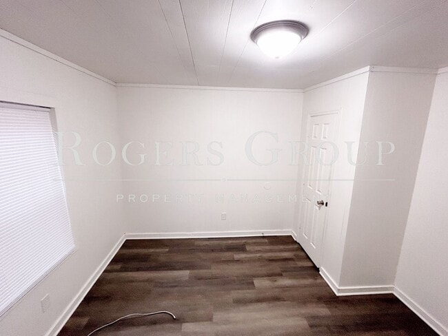 Building Photo - 710 Gordon St