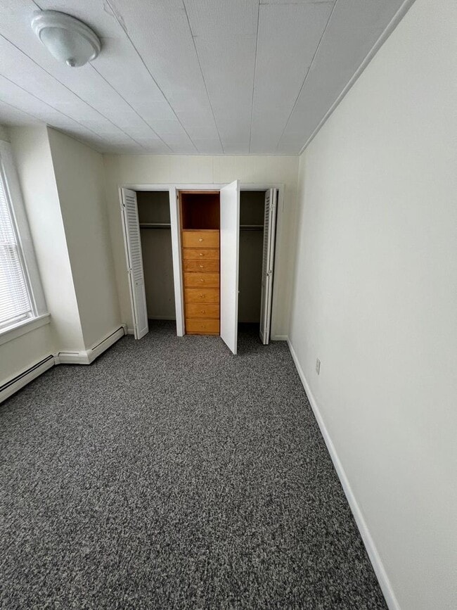 Building Photo - 1552 Delaware Ave