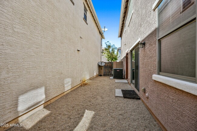 Building Photo - 7104 S 7th Ln
