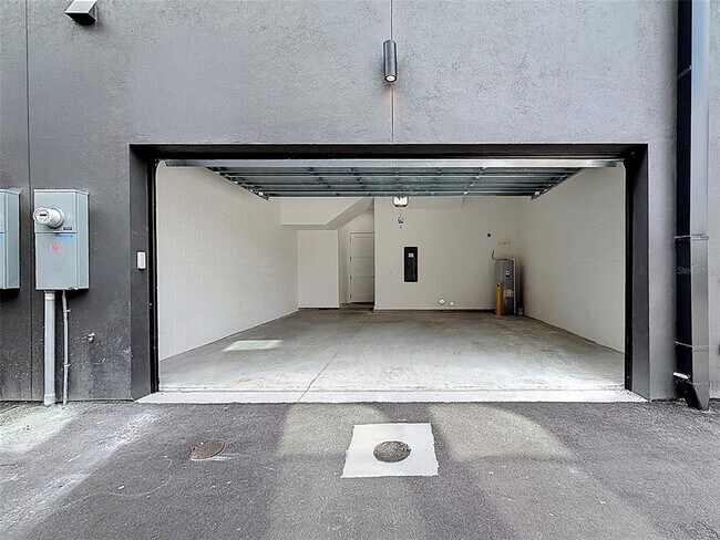 Building Photo - 1302 E Kay St