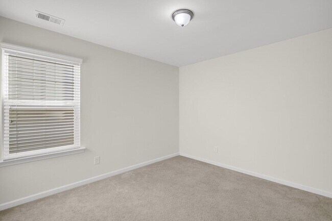 Building Photo - 4-bedroom home in the desirable Fairmont South community