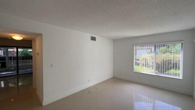 Building Photo - 5340 Bosque Ln
