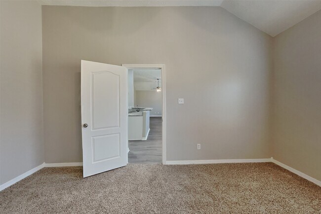 Building Photo - 5219 Whitebridge Ln
