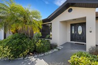 Building Photo - 294 Rotonda Cir