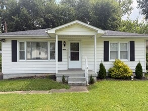 Building Photo - Gorgeous 2 bedroom/1 bath house!