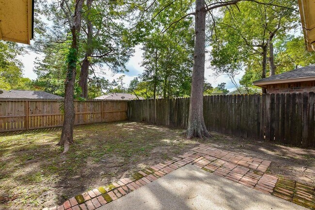 Building Photo - 2706 Foliage Green Dr