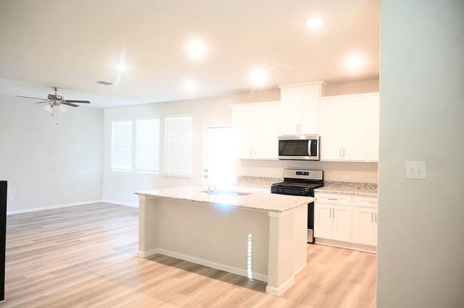 Building Photo - 1012 Portina Dr