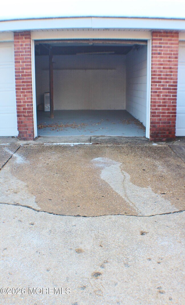 Building Photo - 106 Wallace St