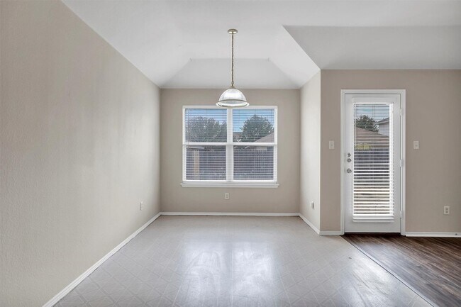 Building Photo - 9641 Olivia Dr