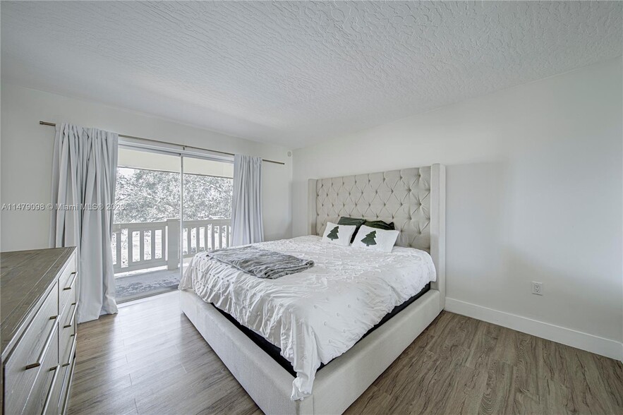 Building Photo - 8329 SW 137th Ave