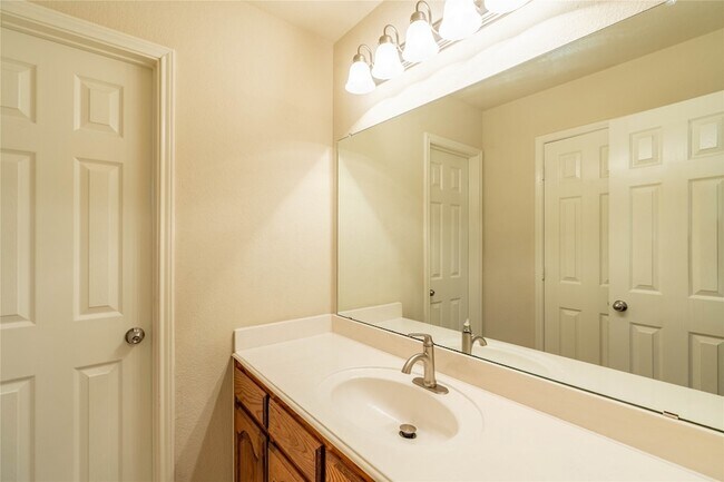 Building Photo - 15722 Wrangler Dr