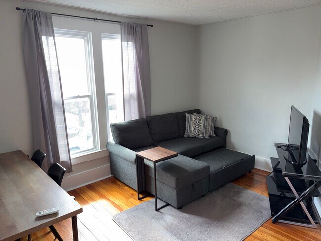 Building Photo - Cozy 1 Bed,1 Bath partially furnished apartment located in The Heart Of Elizabethtown!