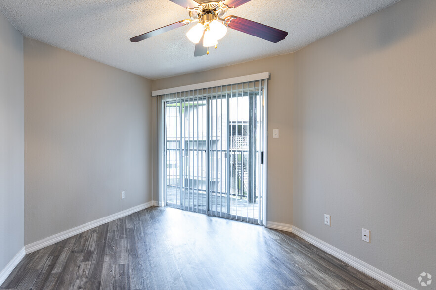 1BR, 1BA - 495SF - Madison Northridge