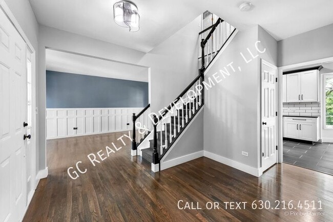 Building Photo - 590 Golfers Ln