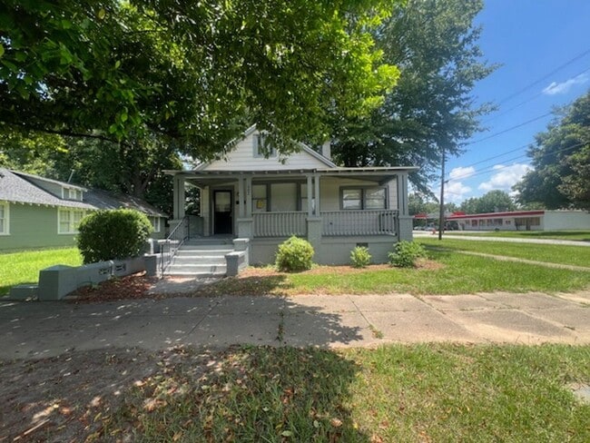 Primary Photo - 502 3rd Ave