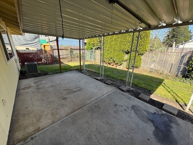 Building Photo - 1488 Palace Dr NE