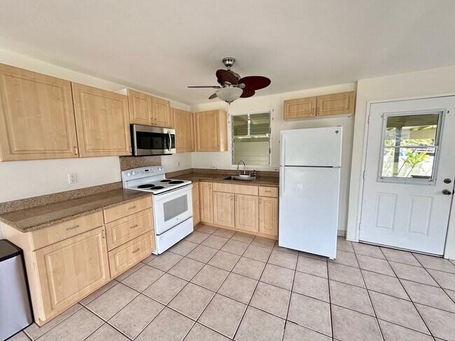 Building Photo - 420A Oneawa St