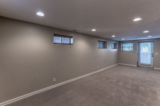 Building Photo - 3001 Harney St