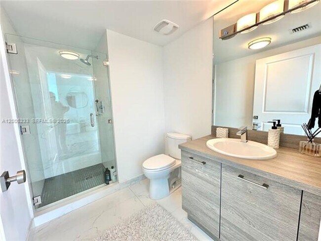 Building Photo - 400 Sunny Isles Blvd