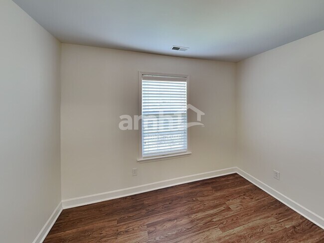 Building Photo - 3063 Romain Trail