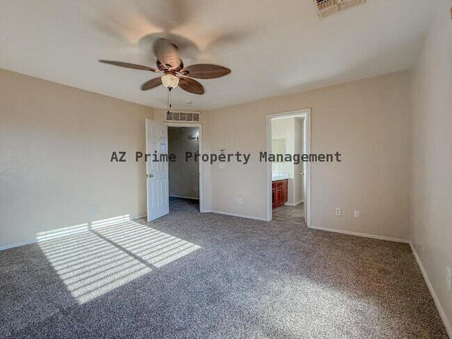 Building Photo - 24016 N Oasis Blvd