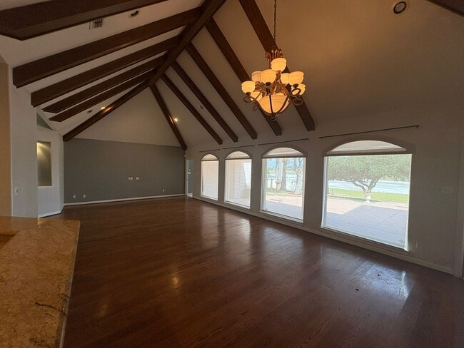 Building Photo - 210 Rio Grande Dr