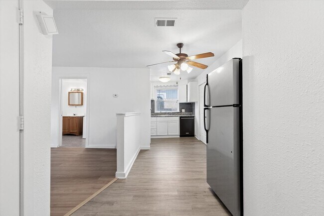 Building Photo - Barnum House