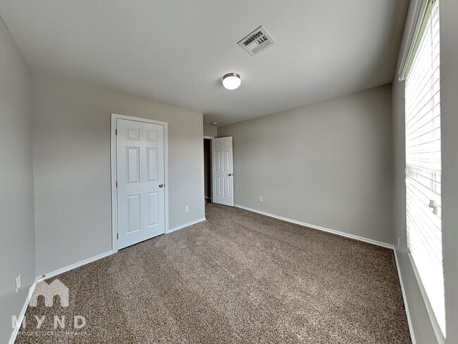 Building Photo - 10001 Sussex Pl